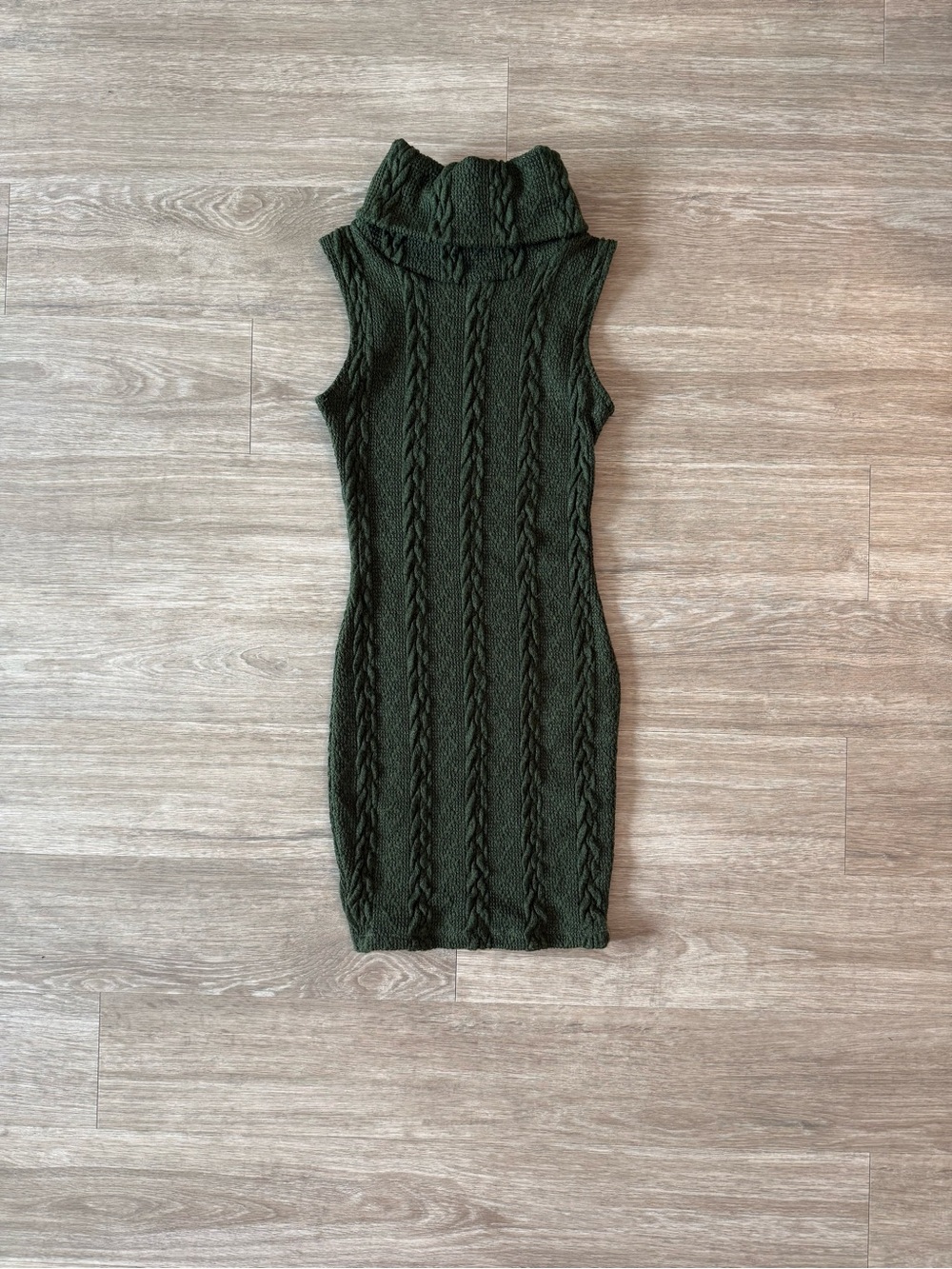 Windsor Sleeveless Cable Knit Turtleneck Dress in Dark Green, Size XS